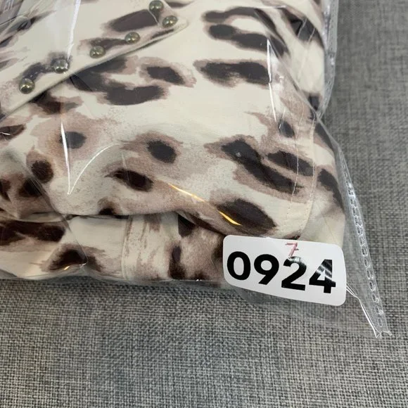 Chico's Long Sleeve Leopard Button Down Jacket Size 3 = XL Animal Print Top - Picture 13 of 14